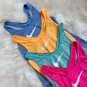Nike tank bundle